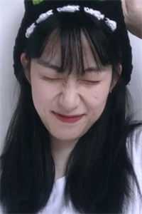 我翻到了恋爱八年女朋友的结婚证