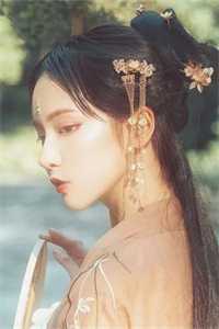 订婚前，未婚夫初恋求我帮忙联系他