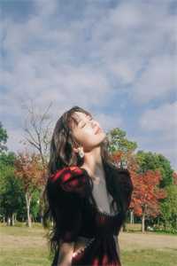 踏雪不负云和月