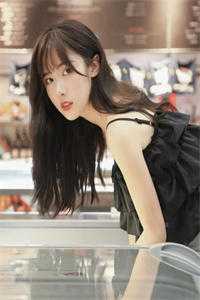 替闺蜜把她儿子养大成才后，她却疯了