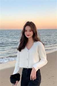 替闺蜜把她儿子养大成才后，她却疯了