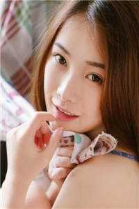 流落街头后，豪门贵子成了爹系男友