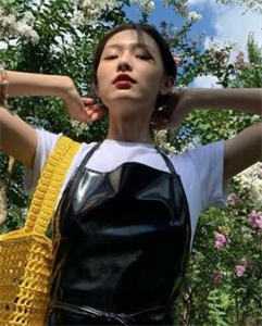 被抄家后，小锦鲤她多金多福