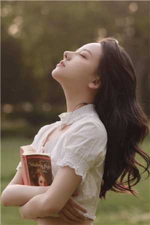 清风易散难相爱