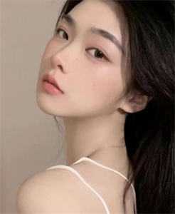 她死后，薄爷跪在墓碑前哭成狗