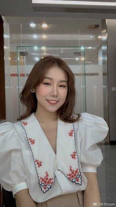 万人嫌真少爷被赶出家门，却功成名就