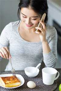 我投入奶狗大佬怀里后，他激动疯了