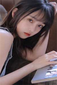盗我实验结果后，渣男和师妹在圣诞树下拥吻