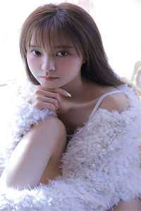 佳人似玉