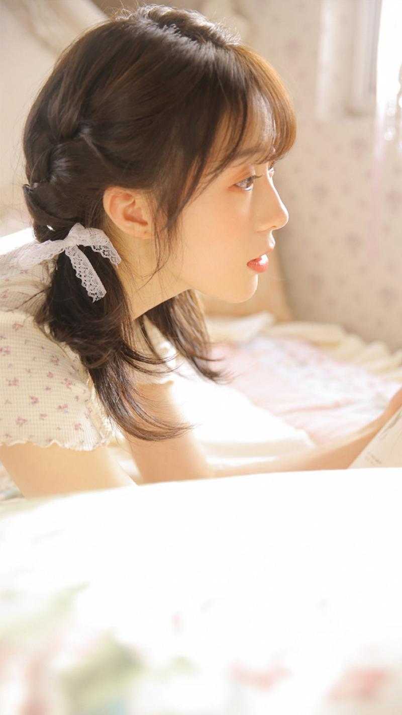 兄长中毒将死时，我搂着侍卫喝美酒