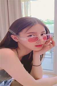 娘娘娇又媚，一心垂帘登凤位