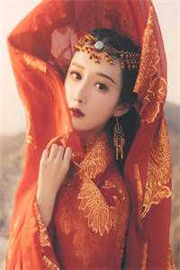 怀孕八个月的老婆溜狗出了车祸，我选择救狗