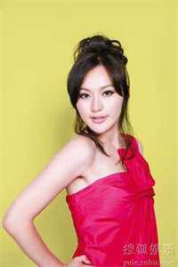 驯养的金丝雀飞走后，总裁现场抢婚