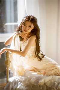 高调闪婚陆少后，前任气的绝食了