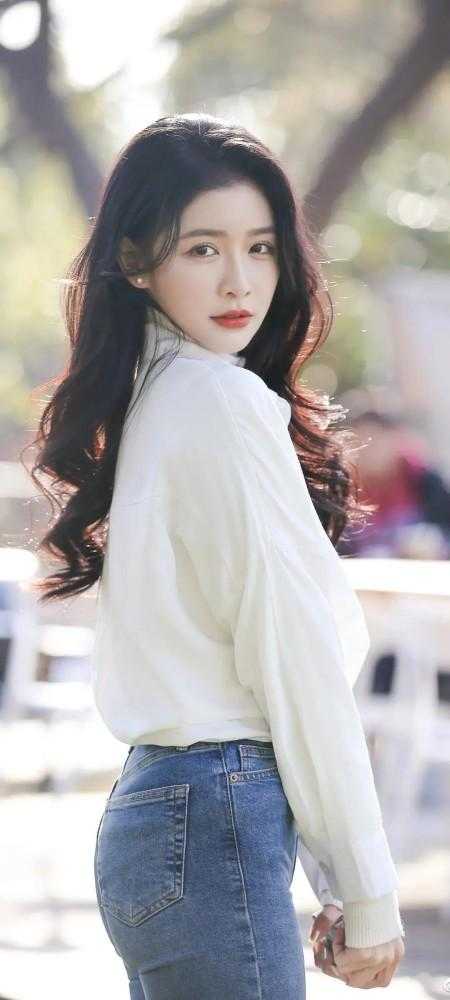 高调闪婚陆少后，前任气的绝食了