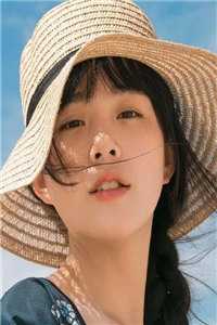 世子想掳我做偏房，殊不知我是皇后娘娘