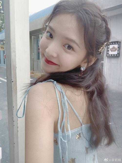 世子想掳我做偏房，殊不知我是皇后娘娘