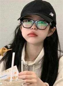 春节回村，老公为了白月光将我和女儿扔在暴风雪中