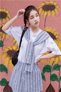 重生不舔校草后，反被他求婚啦
