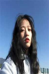 穿成万人嫌，漂亮炮灰被反派强充