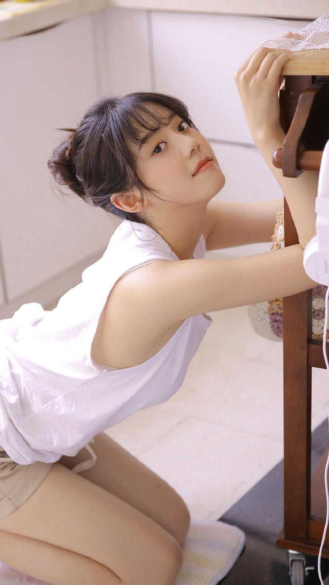 美人多娇画青云