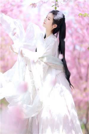 未见青山老