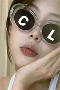 听到皇帝心声后，我成了他宠妃