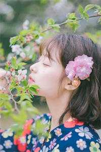 离婚后，傲娇前妻被疯狂打脸