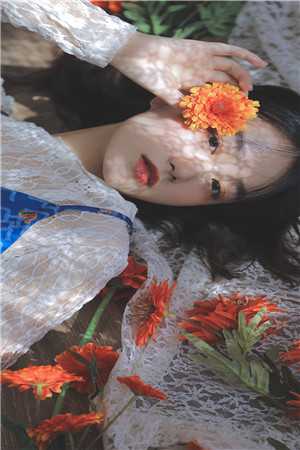 表哥开车撞死人，舅妈却拦着不让我救他