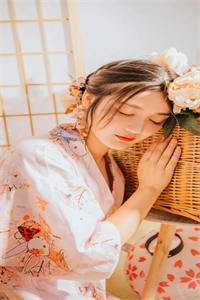 莫用爱囚我