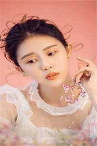 弹幕提醒我后，七零女配不做垫脚石了