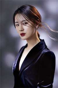 神女老婆，却在背地承欢作乐
