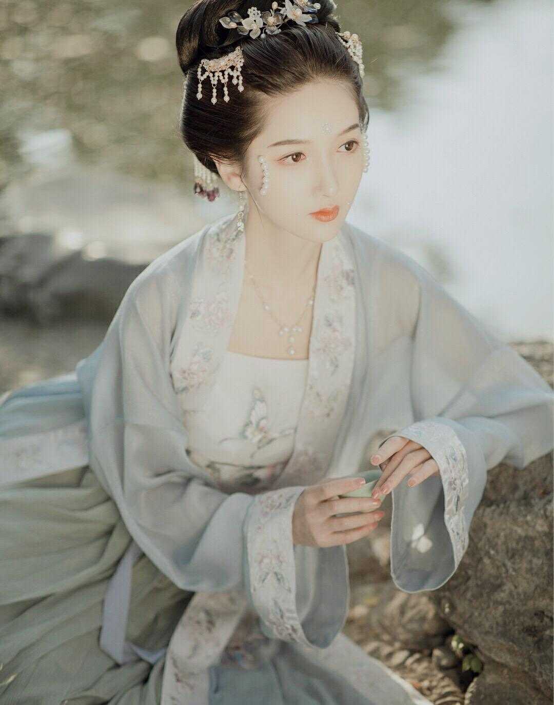 华娱：重生的我直接统领影视歌