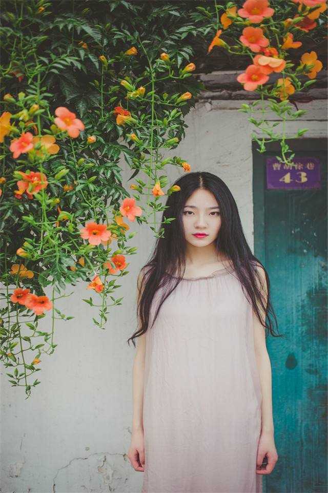 觉醒弹幕后，我把假千金踩脚下