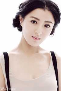 穿书女配娇又软，山里糙汉宠妻上头