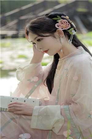 情深几许，只待花开