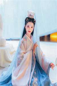 别后青山空月明