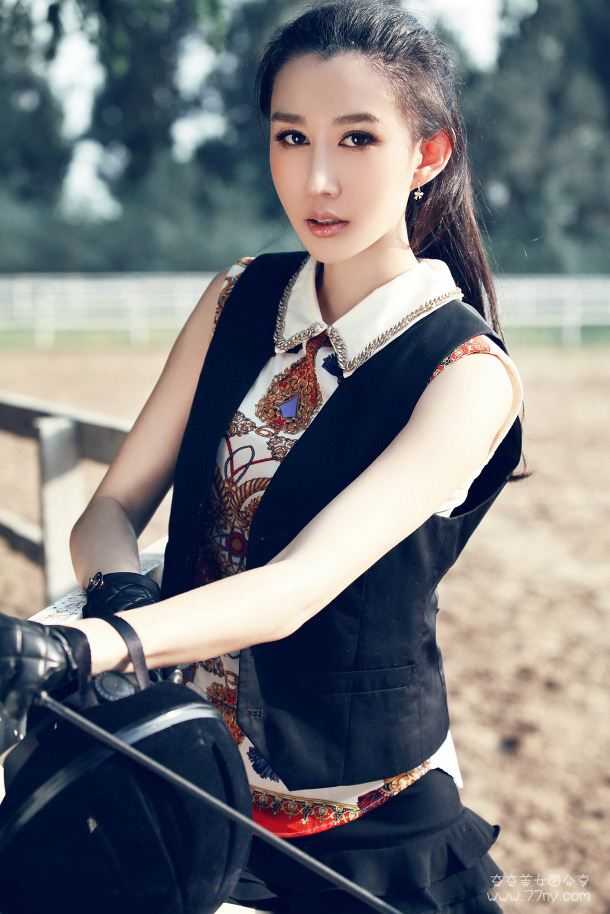 红豆不堪看，满眼相思泪