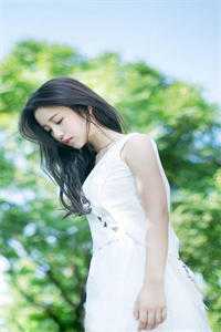 神女老婆，却在背地承欢作乐