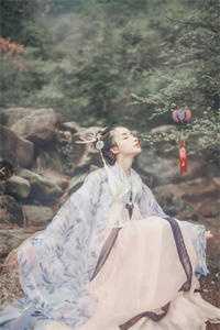 替嫁后，医妃她被暴虐王爷爆宠