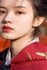 魔宗袭时，他却在为白莲花寻药