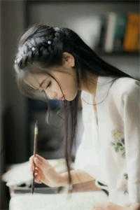 又见桃花吹满头