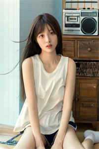六一出游，老公情妇开超跑碰瓷我和女儿