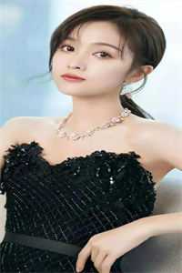给女霸总送外卖后，我入赘豪门了