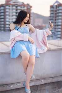 神女老婆，却在背地承欢作乐