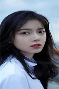 未婚夫爱上混血继妹后，我闪婚港城船王