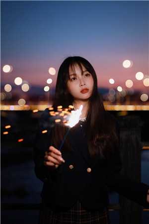 曾将真心付流萤
